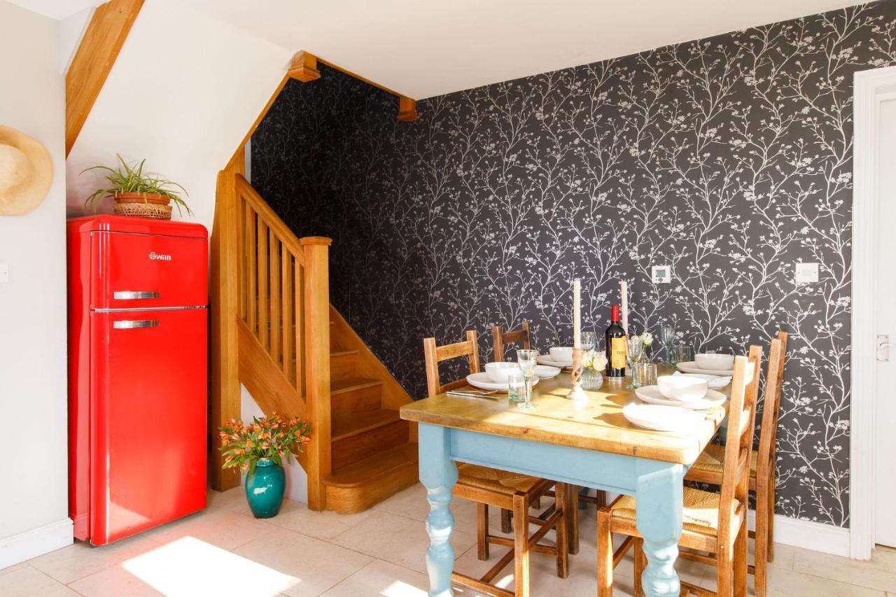 Woodfield Wellbeing Apartment Oving Екстериор снимка