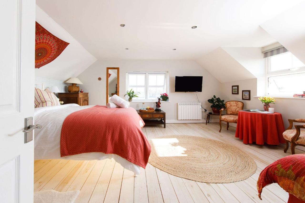 Woodfield Wellbeing Apartment Oving Екстериор снимка