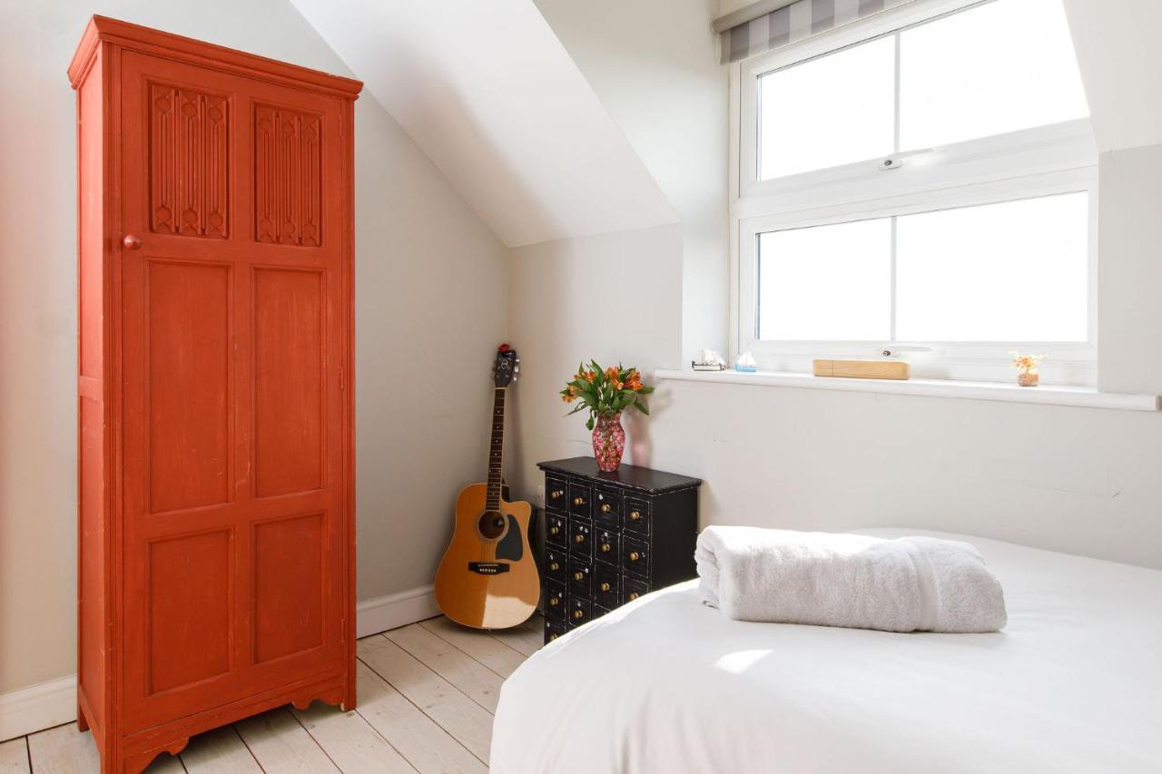 Woodfield Wellbeing Apartment Oving Екстериор снимка